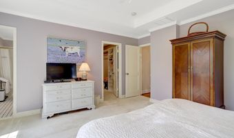 1114 N HARRISON St, Arlington, VA 22205