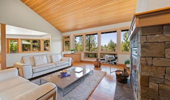 4211 NW Lower Village Rd, Bend, OR 97703