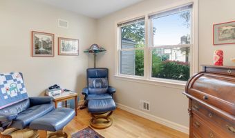 2700 N DINWIDDIE St N, Arlington, VA 22207