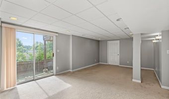 1770 Spring View Terrace Ct, Ballwin, MO 63021