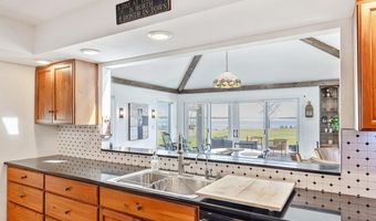 431 McGregor Pt, Alburgh, VT 05440