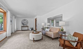 1024 S MATTHIAS St, Appleton, WI 54915