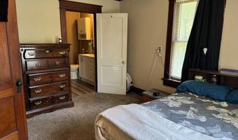 618 E 10th St, Baxter Springs, KS 66713