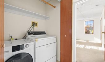 194 Park Ave 2B, Amityville, NY 11701