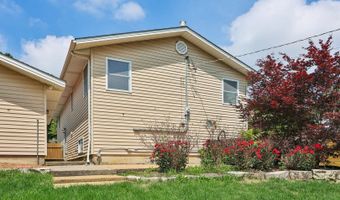 327 Oakwood Dr, Antioch, IL 60002