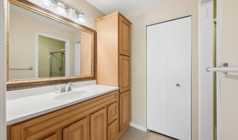 40 Ray Ct, Bedminster, NJ 07921