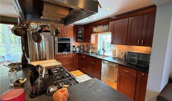 1 Edgewood Ave, Hopkinton, RI 02804