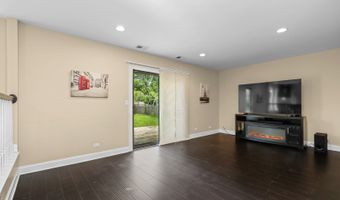 1316 W MEADE Ln, Arlington Heights, IL 60004