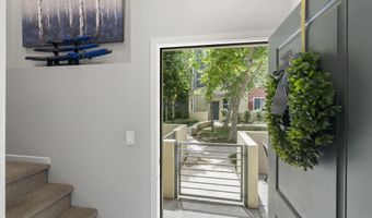 225 Royal Gln Unit #410, Escondido, CA 92025