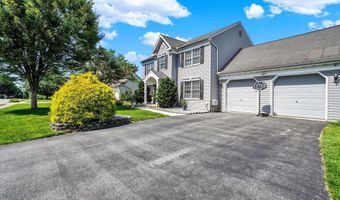 65 ANGELA Ln, York, PA 17402