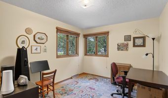 2706 Meadow Glen Rd, Ames, IA 50014