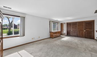 725 7th Ave, Addison, IL 60101