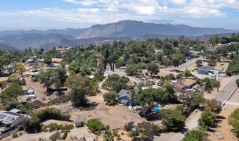 2827 N Victoria Dr, Alpine, CA 91901