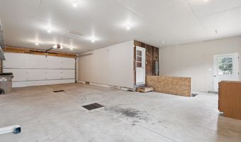 310 7th Ave SE, Dyersville, IA 52040