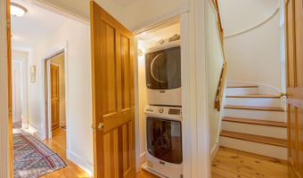 7 Greenway Ct, Bar Harbor, ME 04609