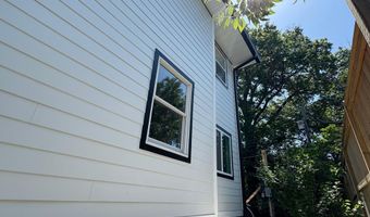 2011 N UPTON St, Arlington, VA 22207