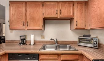 1382 N TAMARISK Dr, Chandler, AZ 85224