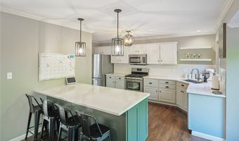 675 Village Green Blvd E, Adams Twp., PA 16046