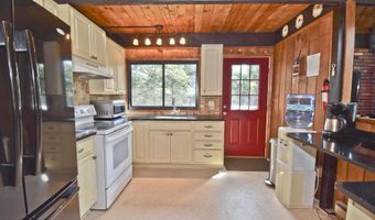 37 Lakeview Dr, Albrightsville, PA 18210