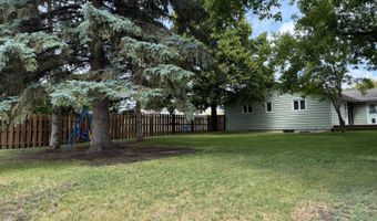 322 5th St E, Bottineau, ND 58318