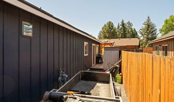 21227 Thornhill Ln, Bend, OR 97701