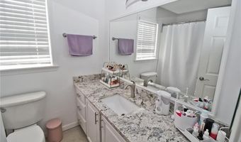 231 Maple Ave 102, Newport, RI 02840