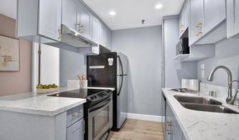 3991 Crown Point Dr 112, San Diego, CA 92109