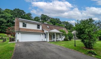 6 Caye Rd, Danbury, CT 06811