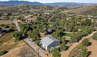 32651 Teller Ave, Agua Dulce, CA 91390