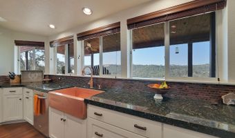 1560 Pinto Dr, Angels Camp, CA 95222