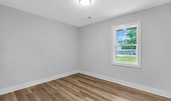 356 Railroad Ave, Bayville, NJ 08721
