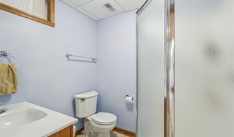 2012 Country Cove Ln, Altoona, IA 50009