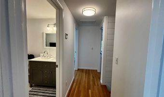 433 Wolcott Ave, Middletown, RI 02842