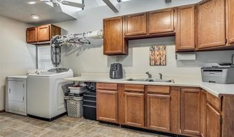4004 N Thompkins Ave, Bethany, OK 73008