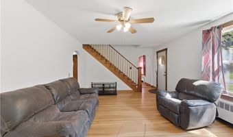 917 Woonsocket Hill Rd, North Smithfield, RI 02896