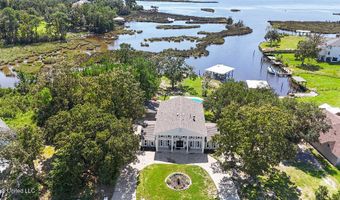 2421 S Shore Dr, Biloxi, MS 39532