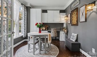 1924 DeArmon Dr, Charlotte, NC 28205