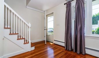 11 Bellevue Dr, Cranston, RI 02920