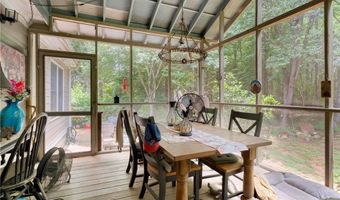 905 Daisy Ln, Athens, GA 30605