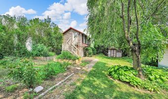 33 S 11TH St, Akron, PA 17501