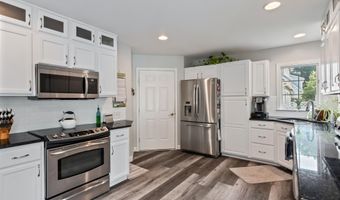 29 Grey Meadow Dr, Burlington, VT 05408