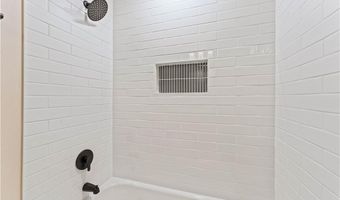 1201 NW 10th St, Bentonville, AR 72712