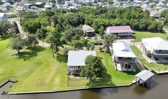 424 Riverview Dr, Bay St. Louis, MS 39520