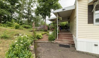 525 E Main St Trlr 33, Branford, CT 06405