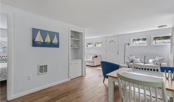 8 Presque Isle Trl, Narragansett, RI 02882