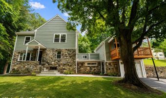 28 Spruce Mountain Rd, Danbury, CT 06810