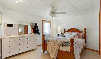 706 Taylor Ln, Albion, IN 46701