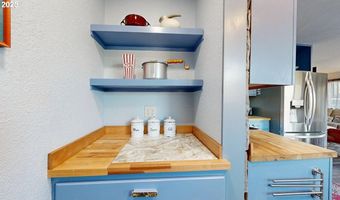 222 DEL NORTE Ln 8, Brookings, OR 97415