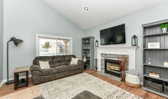 317 Edgewood Pl E, Anderson, IN 46011