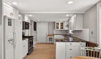 69 County Rd, Bourne, MA 02532
